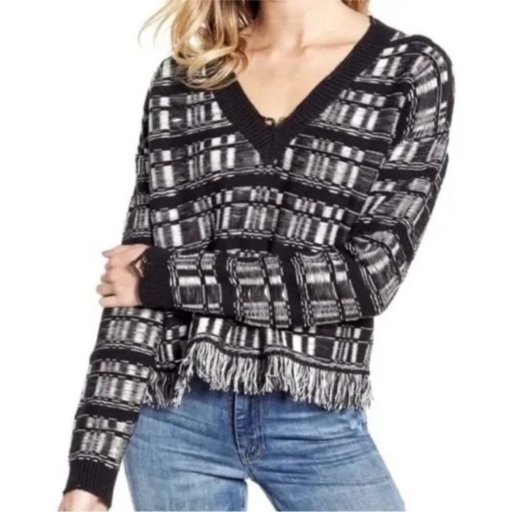 NWT Wildfox Reese Ritzy Fringe Hem Sweater in‎ Black and White V-Neck Size Large